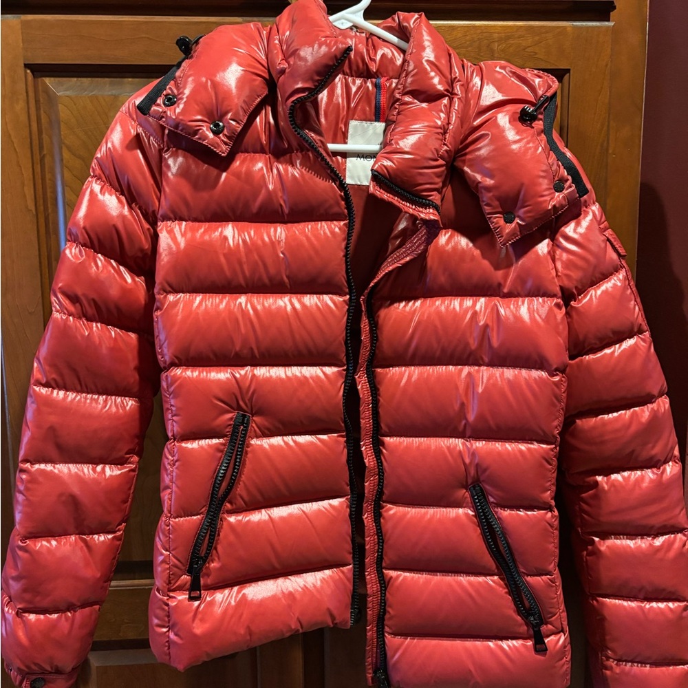Moncler Bady Hooded Short Down Jacket
